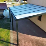 Zadaszenie tarasu z dachem z poliwęglanu